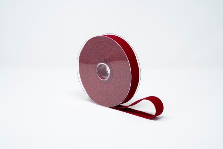 378UNO00385 FITA VELUDO 2.5CMX15MTS COR:VERMELHO - Image 1