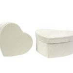 CONJ.2 CX. CORAÇ. VELUDO CREME 25CM