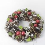 COROA PINHAS DECORADO 30CM