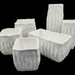 CERAMICA-CUBO RISCAS COR:BRANCO VIDRADO