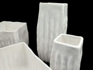 CERAMICA-CUBO RISCAS COR:BRANCO VIDRADO