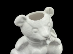 CERAMICA- URSO C/CORAÇAO COR:BRANCO VIDRADO