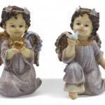 ANJO DE JOELHOS BEJE ESC. C/LUZ