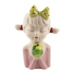 FIGURA MENINA MACA C/FURO