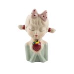 FIGURA MENINA MACA C/FURO