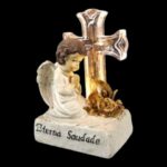 MARFINITE -ANJO DE JOELHOS BRANCO/OURO C/CRUZ LED 17CM